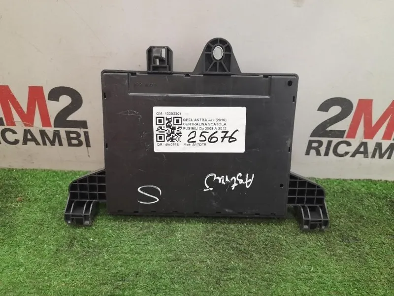 Centralina Scatola Fusibili 13302301 Opel Astra J 2010