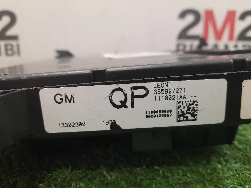 Centralina Scatola Fusibili 13302300 Opel Astra J SW 2010