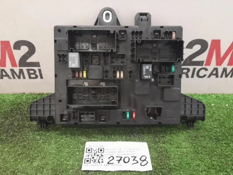 Centralina Scatola Fusibili 13302300 Opel Astra J SW 2010