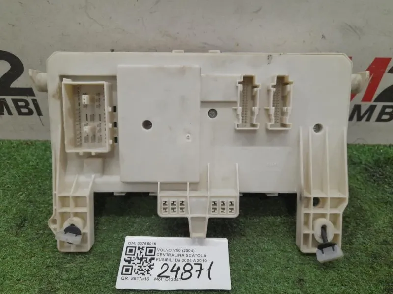 Centralina Scatola Fusibili 30765015 Volvo V50 2004