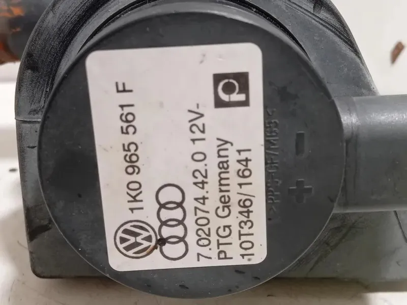 Pompa Acqua 1K0 965 561 F Audi A3 8PA Sportback 2008