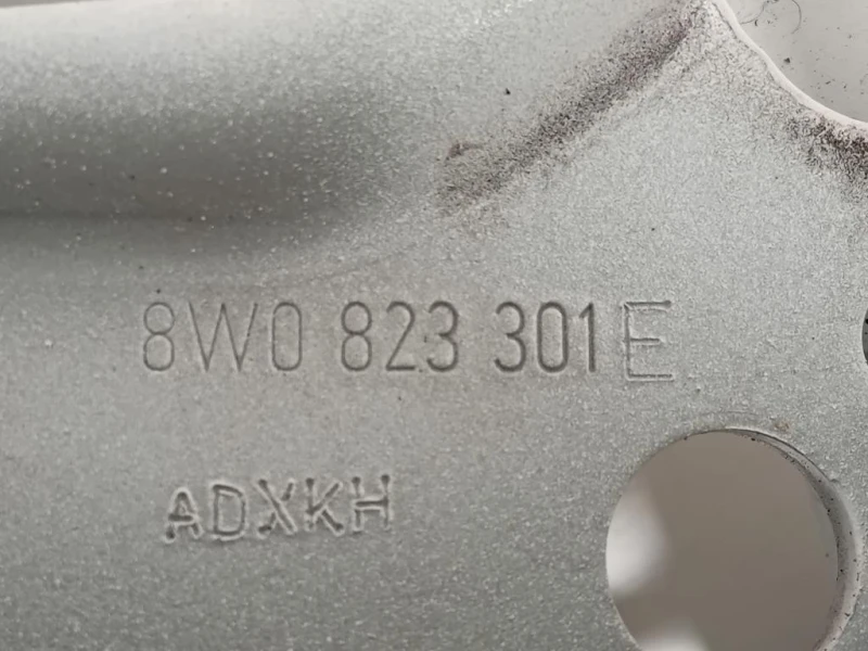 Cerniera Cofano ANT SX 8W0 823 301 E Audi A4 8W5 Avant 2015