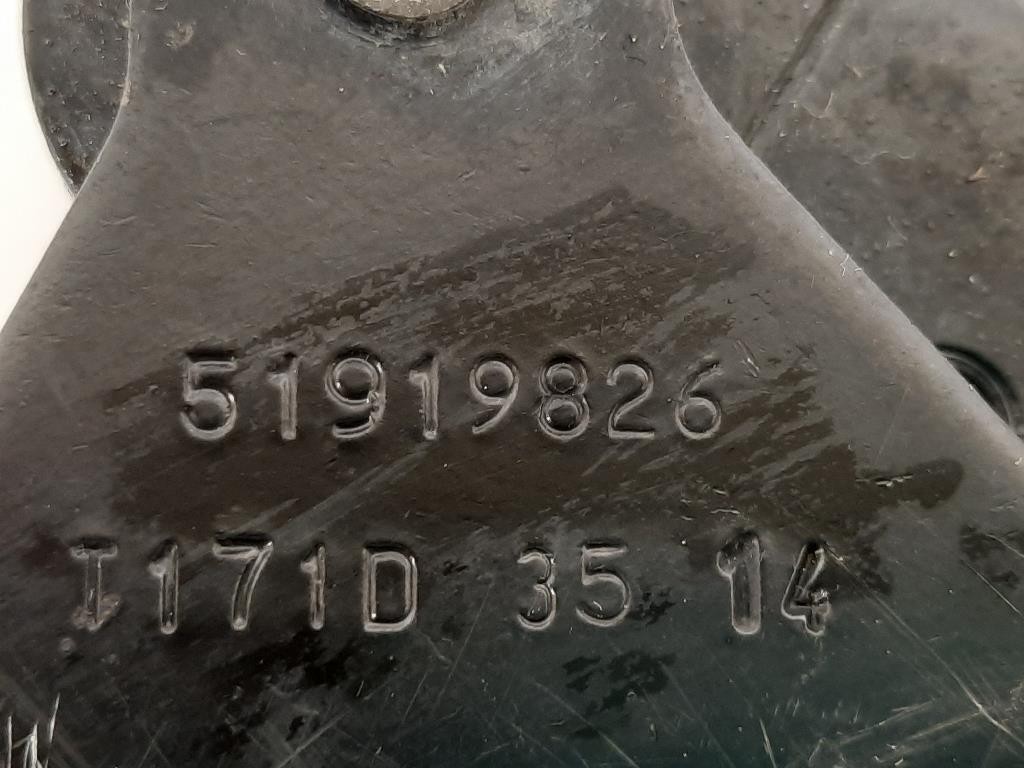 Cerniera Guida Porta Scorrevole SUP POST DX 51814082CERNIERA G PORTA SCORREVOLE POST DX+SX Fiat Doblò III 2015