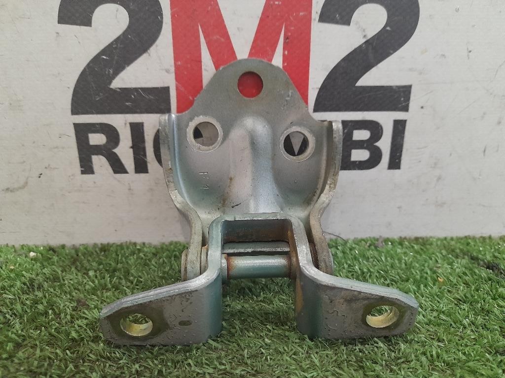Cerniera Porta INF ANT DX MB574274 ANT DX Mitsubishi L200 II 1997