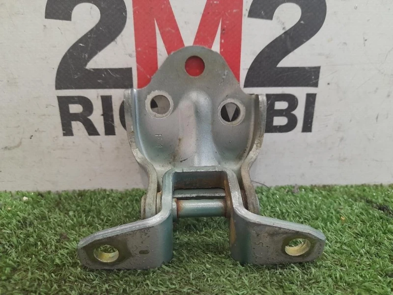 Cerniera Porta INF ANT DX MB574274 ANT DX Mitsubishi L200 II 1997