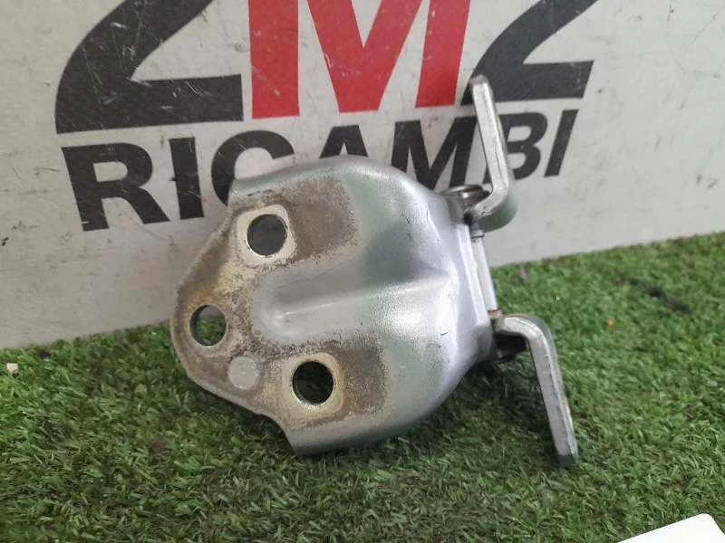 Cerniera Porta INF ANT DX MB574274 ANT DX Mitsubishi L200 II 1997