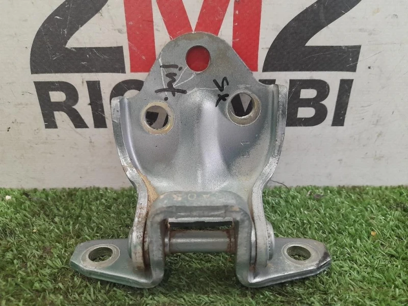 Cerniera Porta INF ANT SX MB574273 ANT SX Mitsubishi L200 II 1997