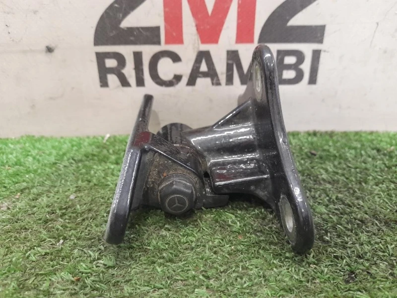 Cerniera Porta INF POST DX A2517201637 POST DX Mercedes Classe R W251 2006