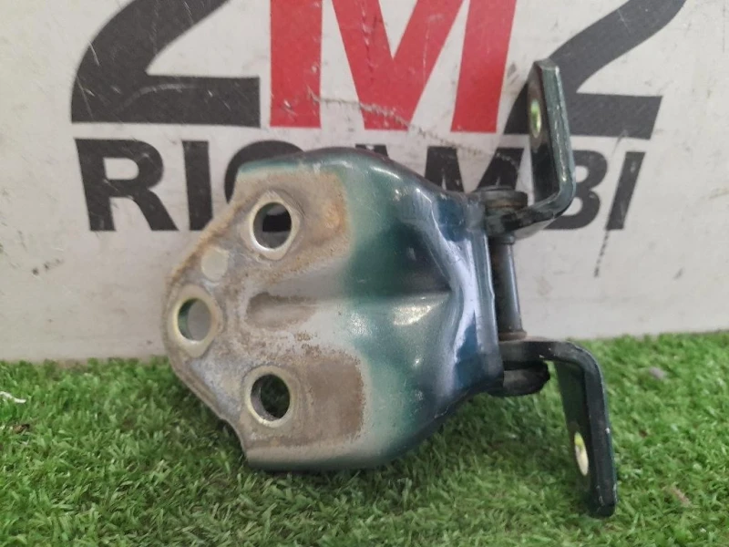 Cerniera Porta SUP ANT DX MB574273 ANT DX Mitsubishi L200 II 1997