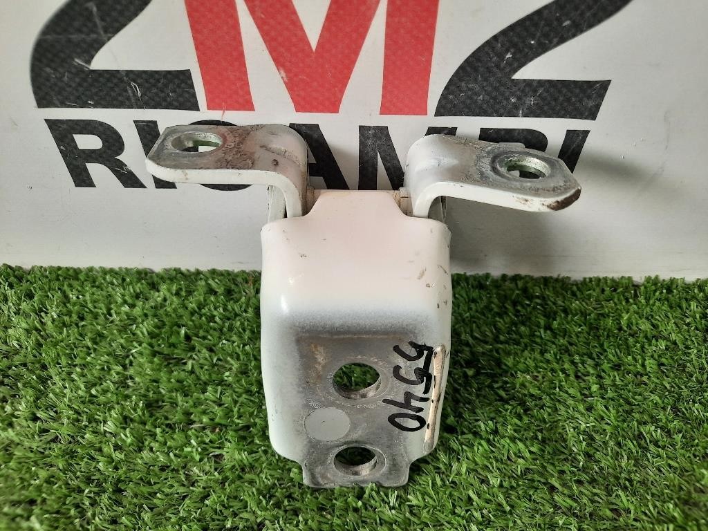 Cerniera Porta SUP ANT SX KD5359210 ANT SX Mazda 3 III 2014