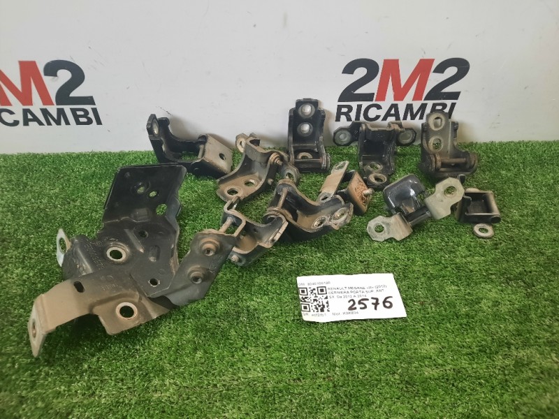 Cerniera Porta SUP ANT SX 804010019R Renault Mégane III 2012
