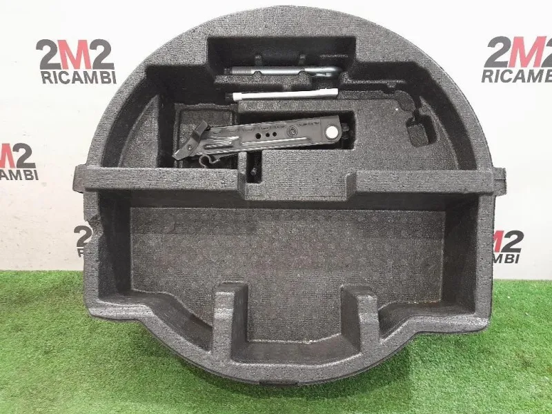 Cestello SEDE Ruota DI Scorta POST DX 649930D040 Toyota Yaris IV 2014