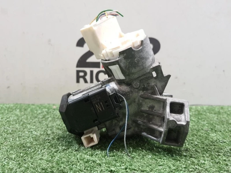 Cilindretto Commutatore Accensione 450200D04 Toyota Yaris IV 2014