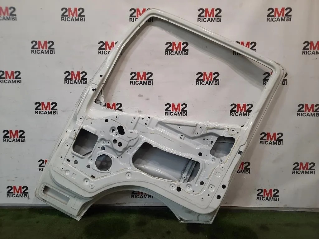 Porta ANT DX  Nissan Cabstar F24M 2014