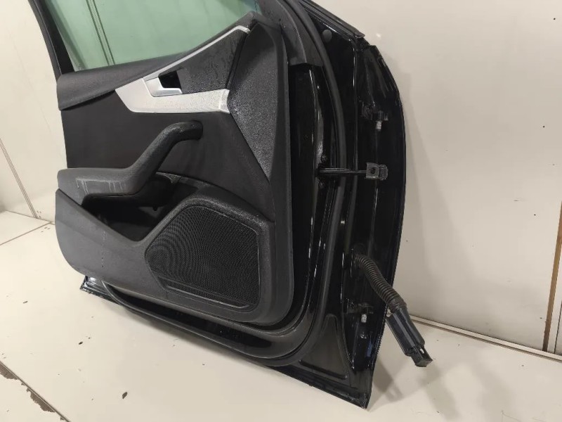 Porta ANT SX 8W0831051 Audi A4 8W2 2015