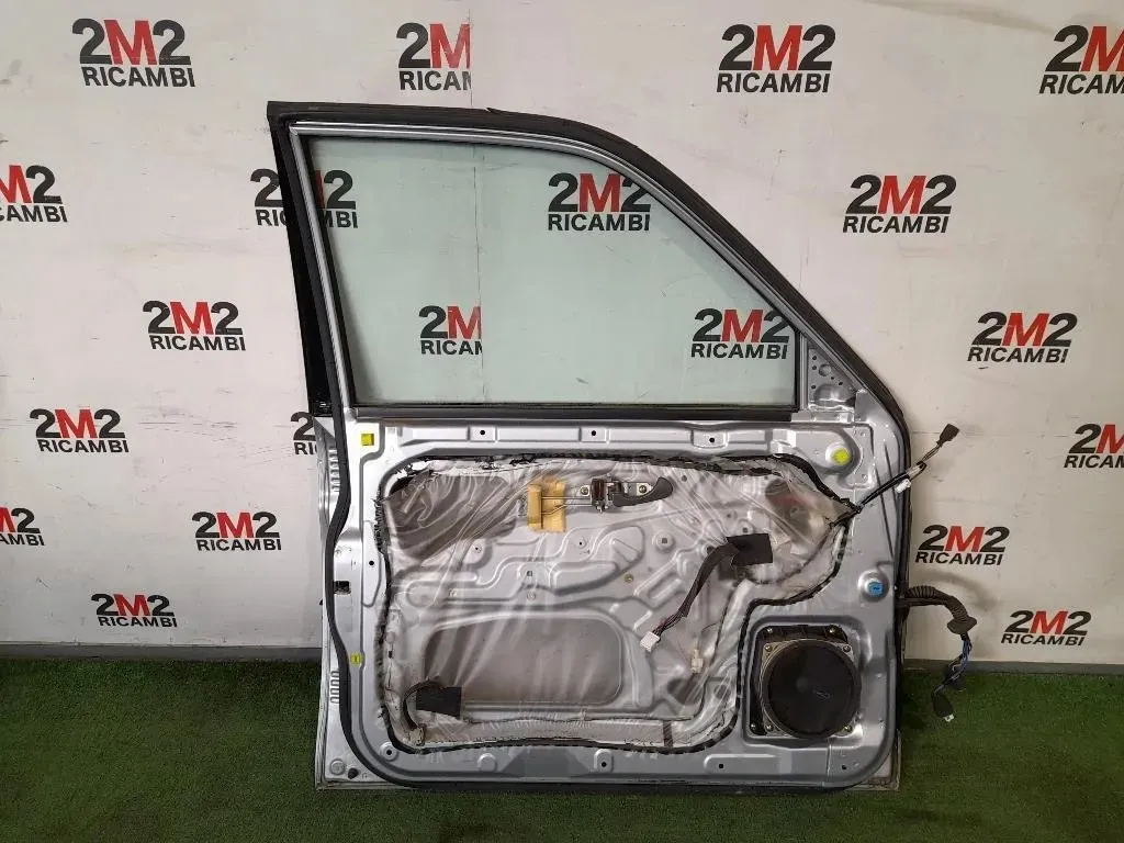 Porta ANT SX MR981937 Mitsubishi Pajero Sport 1998