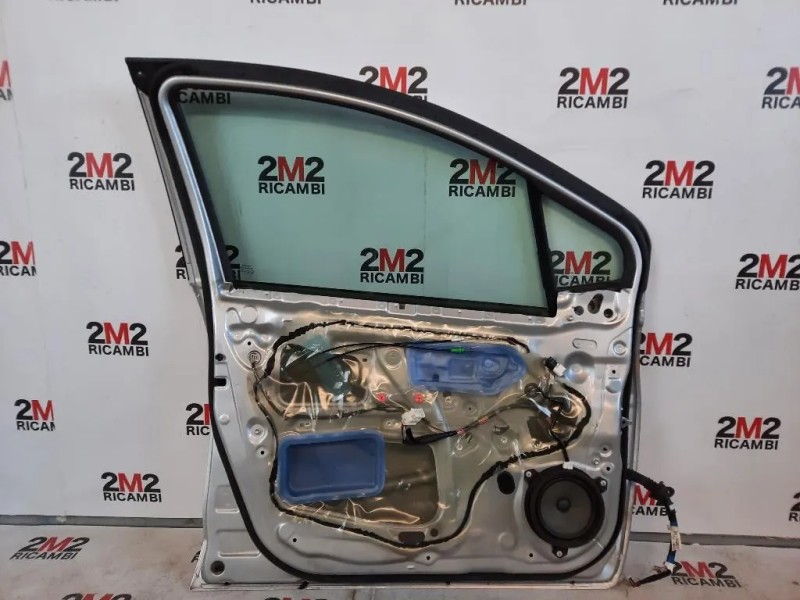 Porta ANT SX 670020D500 Toyota Yaris IV 2017