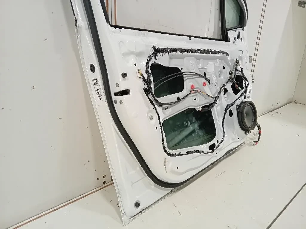 Porta ANT SX 670020D500 Toyota Yaris IV 2017