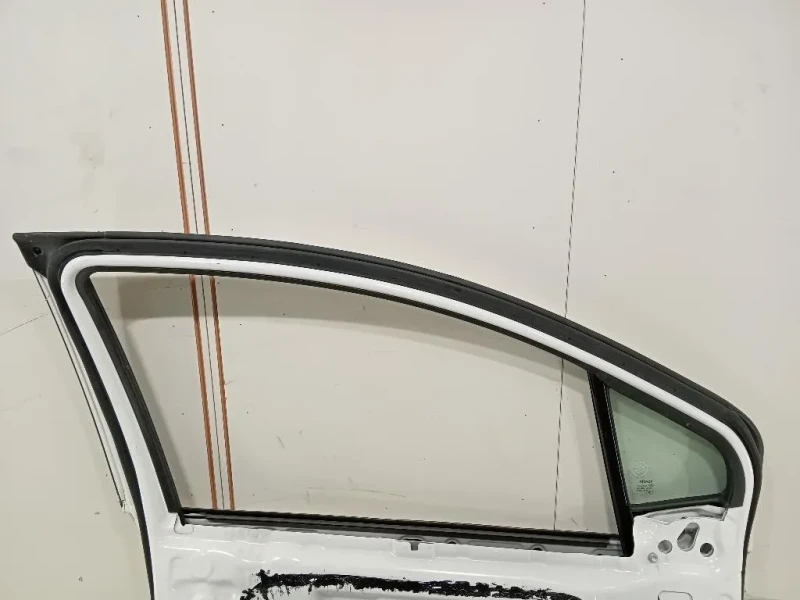 Porta ANT SX 670020D500 Toyota Yaris IV 2017