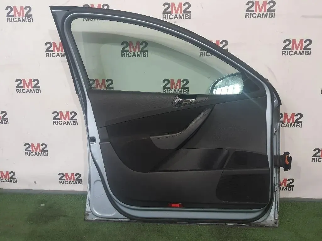 Porta ANT SX NUDA 3C4831055J Volkswagen Passat V 2005