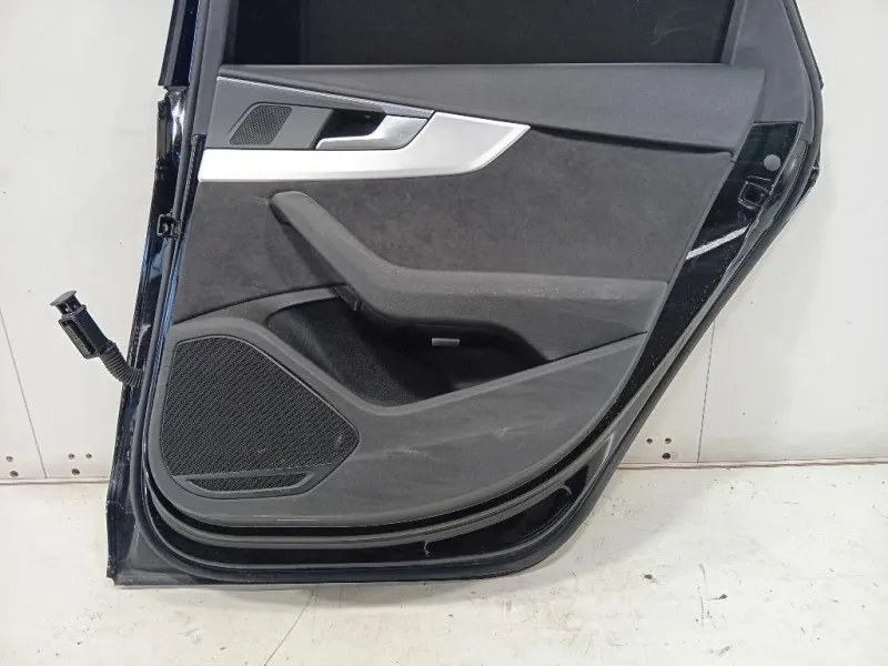 Porta POST DX 8W9833052B Audi A4 8W5 Avant 2015