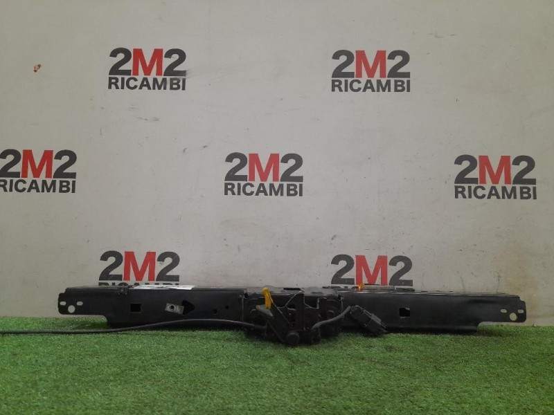 Rivestimento Frontale Parte SUP ANT Opel Zafira C 2012