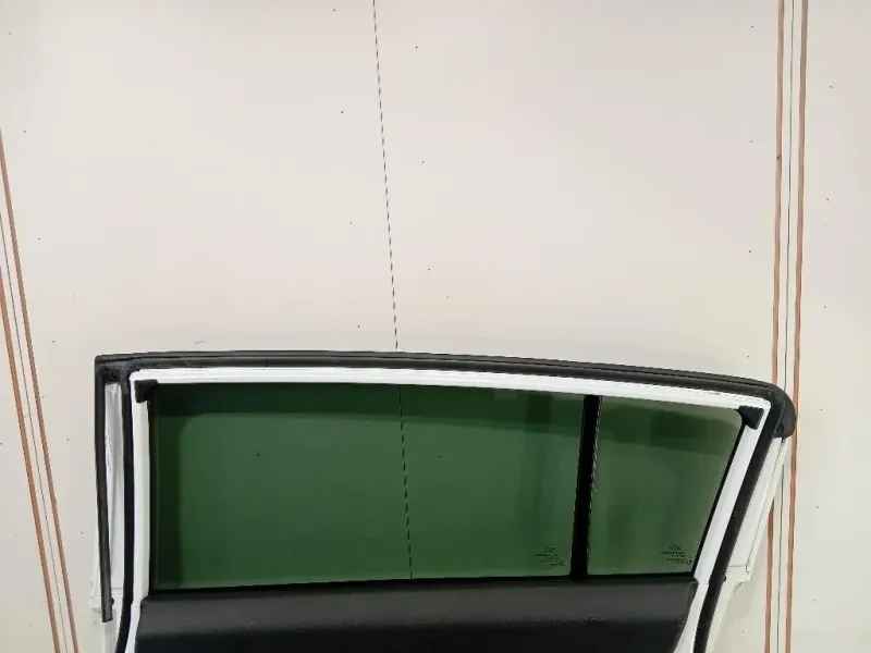 Porta POST DX 770043W010 Kia Sportage III 2010