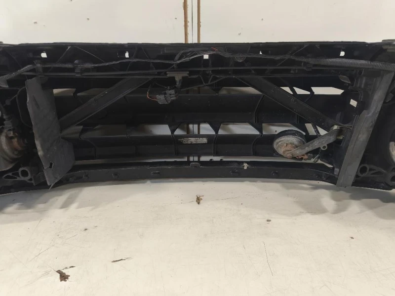 Rivestimento Frontale ANT LR054853 COMPETO Land Rover Discovery III 2005