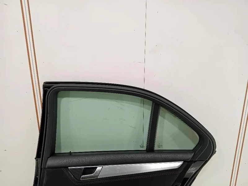 Porta POST DX A2047302100 Mercedes Classe C W204 2011