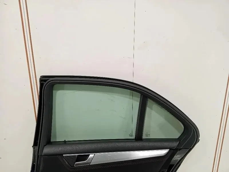 Porta POST DX A2047302100 Mercedes Classe C W204 2011