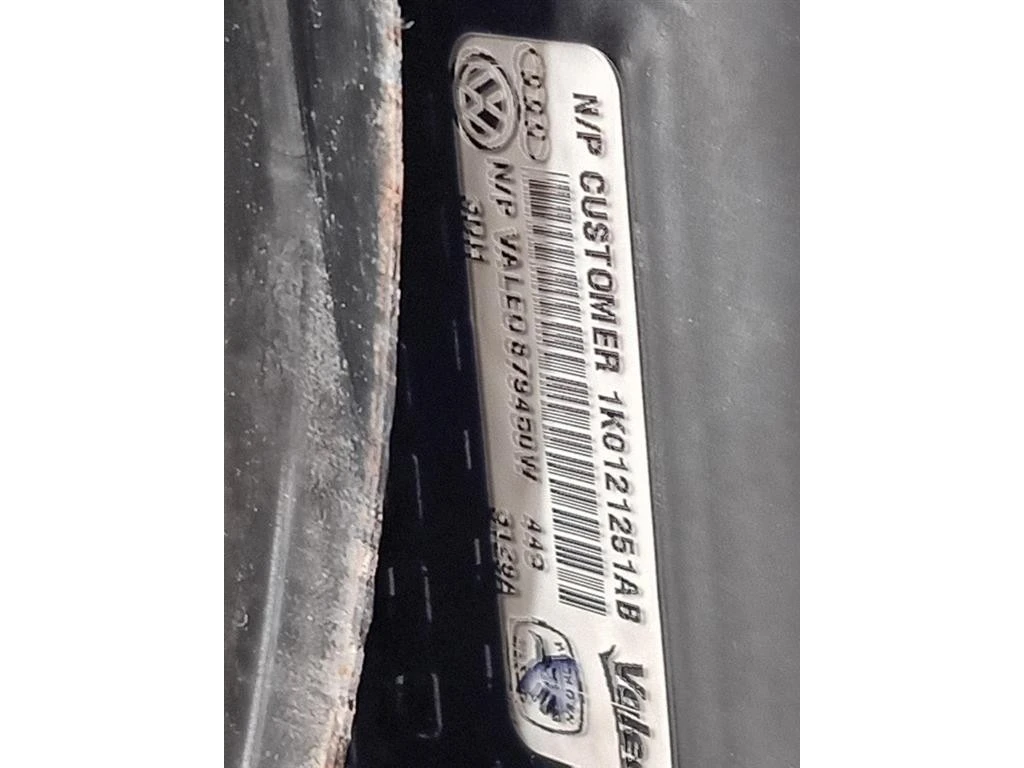 Rivestimento Frontale ANT 1K0 121 205 AD Volkswagen GOLF V 2004