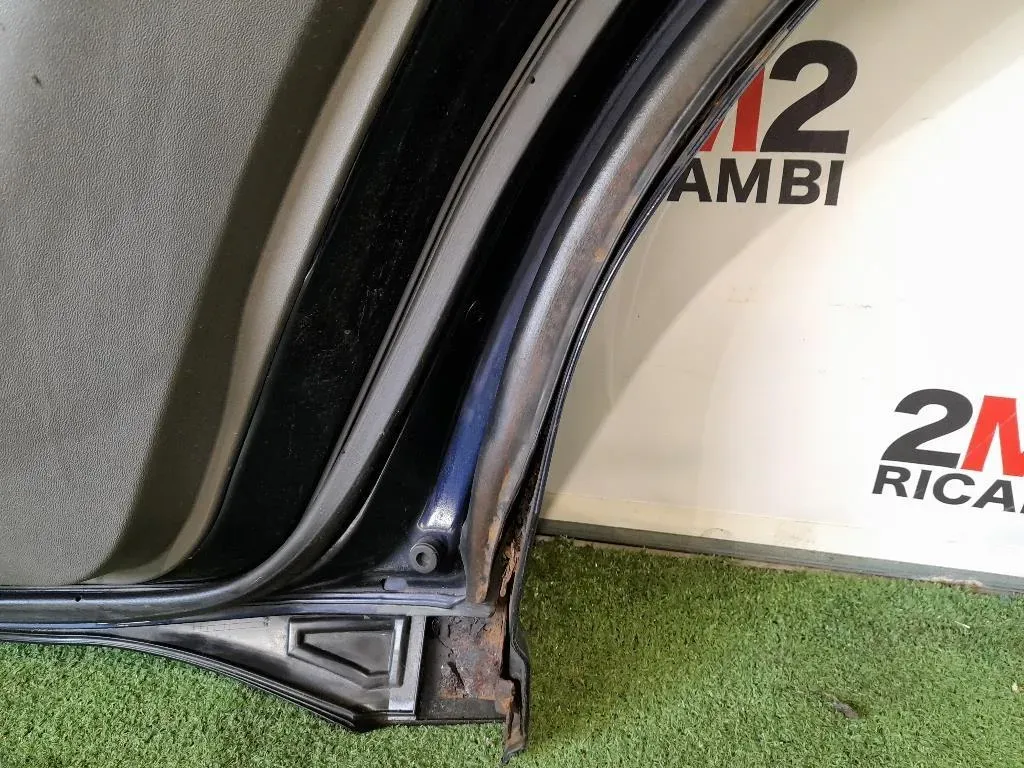 Porta POST DX 5730A264 Mitsubishi Pajero III 2000