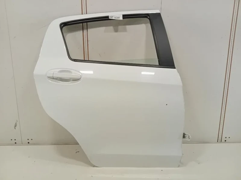 Porta POST DX 670030D190 Toyota Yaris IV 2017