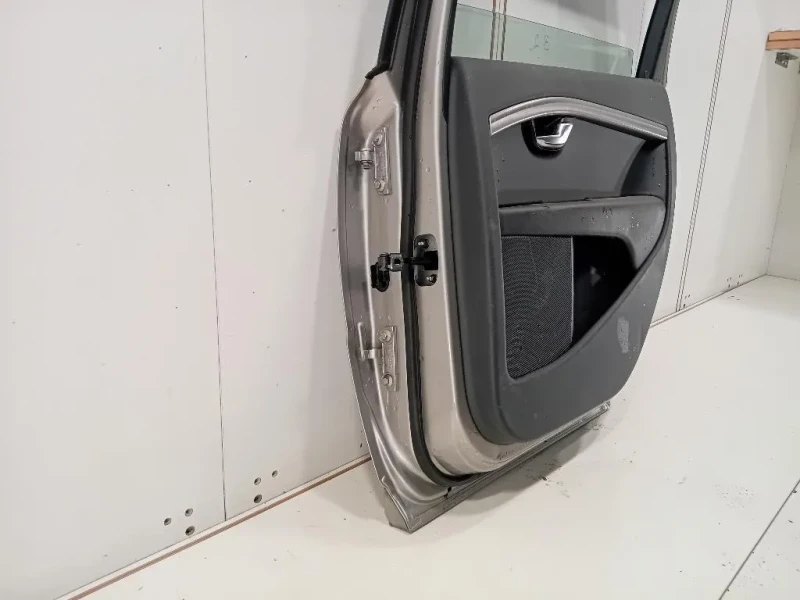 Porta POST DX 31335626 Volvo V70 III 2013