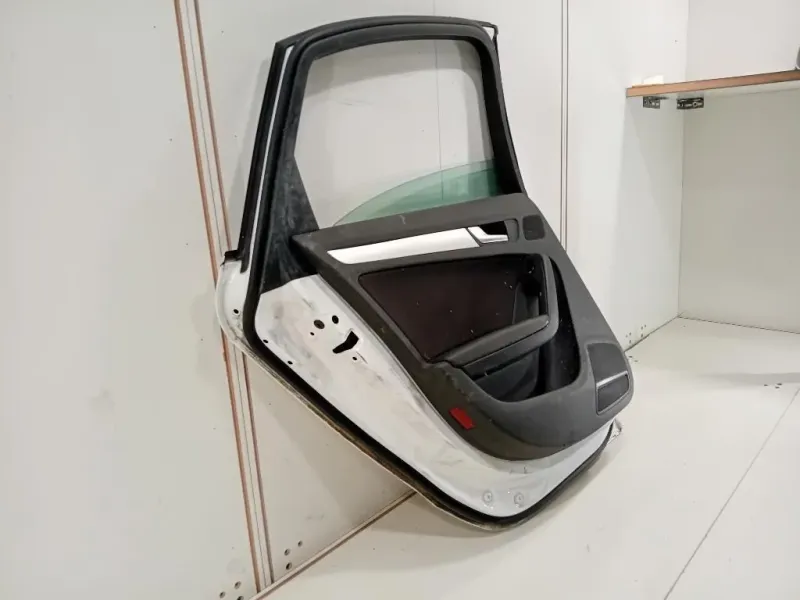 Porta POST SX 8K5833051C Audi A4 8K2 2008