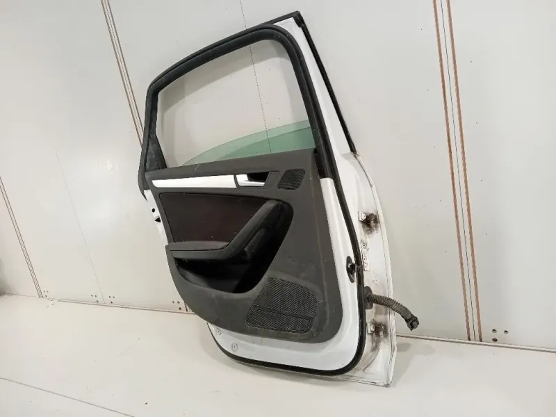 Porta POST SX 8K5833051C Audi A4 8K2 2008