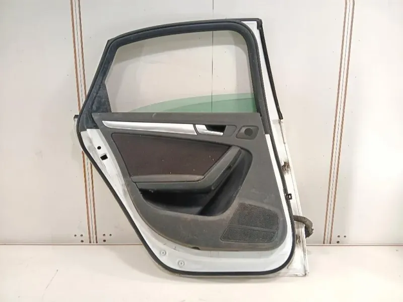 Porta POST SX 8K5833051C Audi A4 8K2 2008