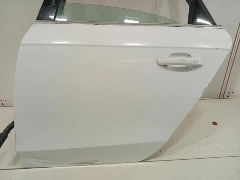 Porta POST SX 8K5833051C Audi A4 8K2 2008