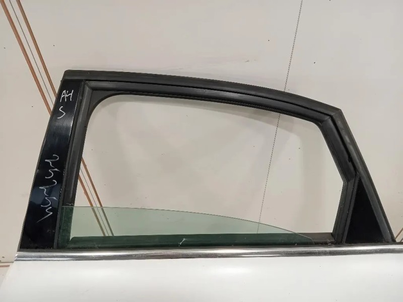 Porta POST SX 8K5833051C Audi A4 8K2 2008