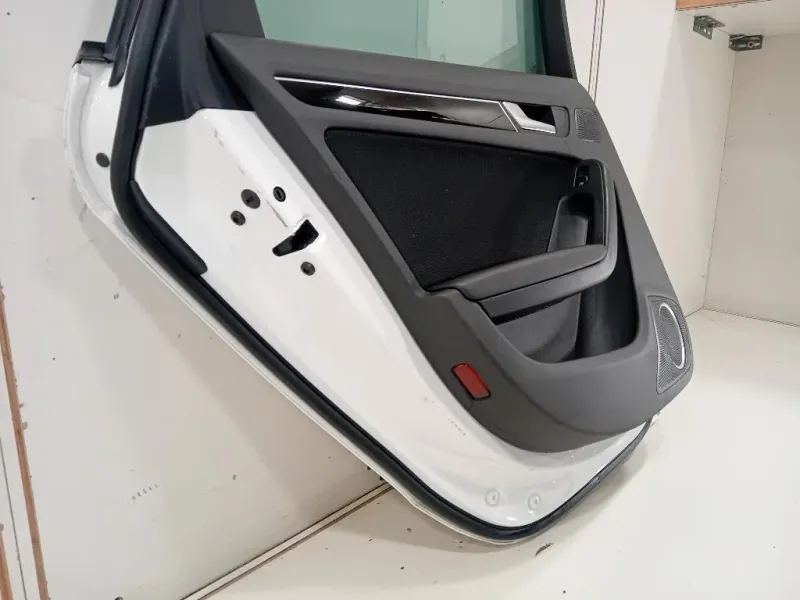 Porta POST SX 8K5833051C Audi A4 8K2 2008