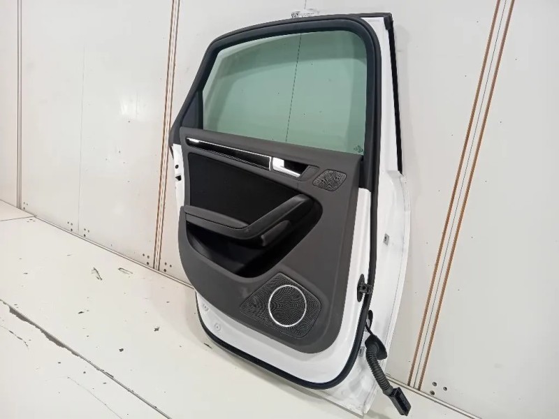 Porta POST SX 8K5833051C Audi A4 8K2 2008