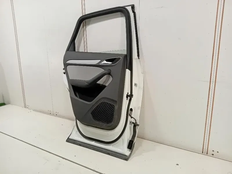 Porta POST SX 8U0833051 Audi Q3 8UB 2012