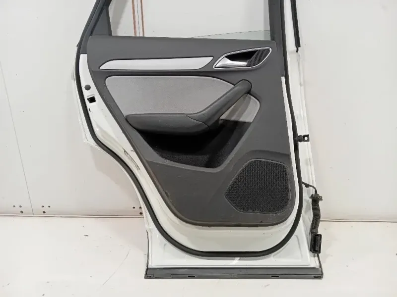 Porta POST SX 8U0833051 Audi Q3 8UB 2012