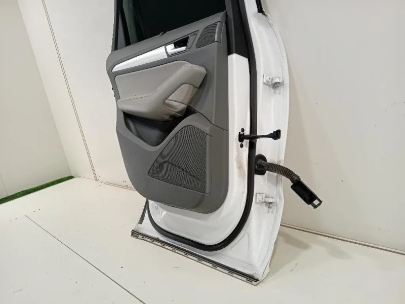 Porta POST SX 8R0833051B Audi Q5 8RB 2012