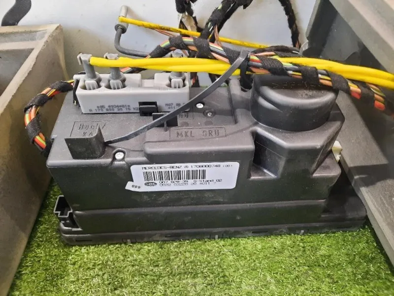 Compressore Chiusura Centralizzata 1708000748 POMPA Mercedes Classe SLK R170 1997