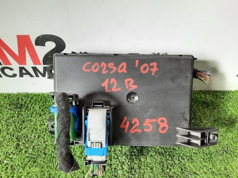 Computer DI Bordo 13142241 28084929 PORTAFUSIBILI Opel Corsa D 2007