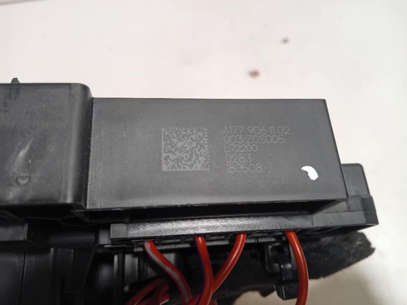 Porta POST SX 770033W010 Kia Sportage III 2010