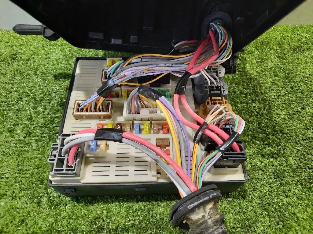 Scatola Fusibili 284B60008R Renault Mégane III 2009