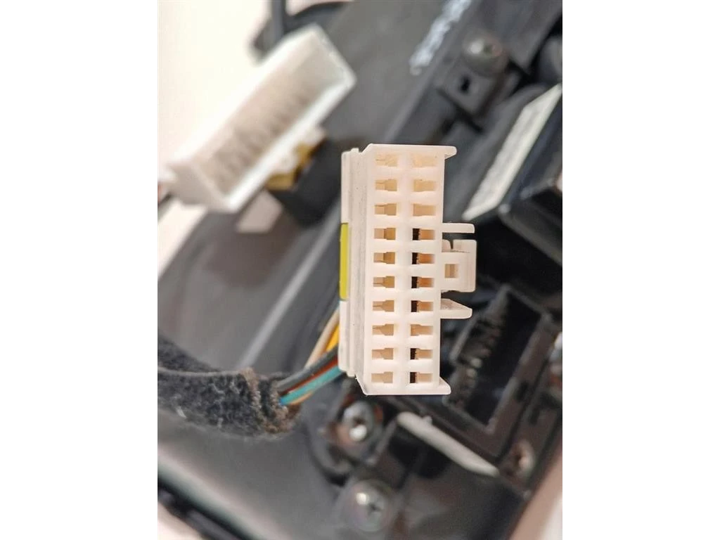 Console Centrale 84630-3UBA0 Kia Sportage III 2010