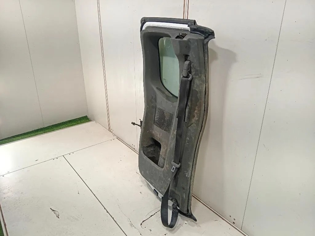 Porta POST SX 82101EB30J Nissan Navara 2010